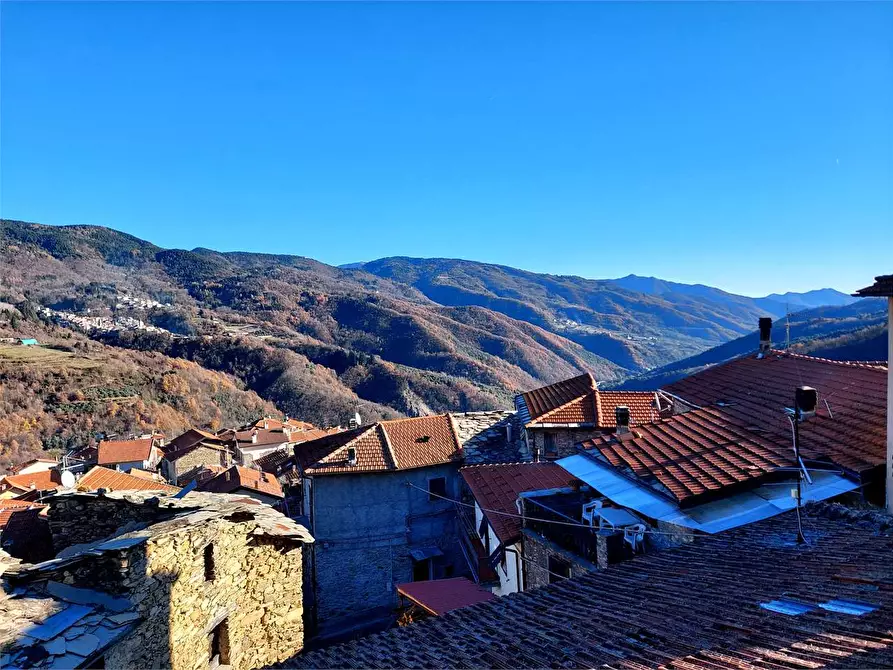 Immagine 3 di Casa indipendente in vendita  in Via VI Novembre 1 a Montegrosso Pian Latte