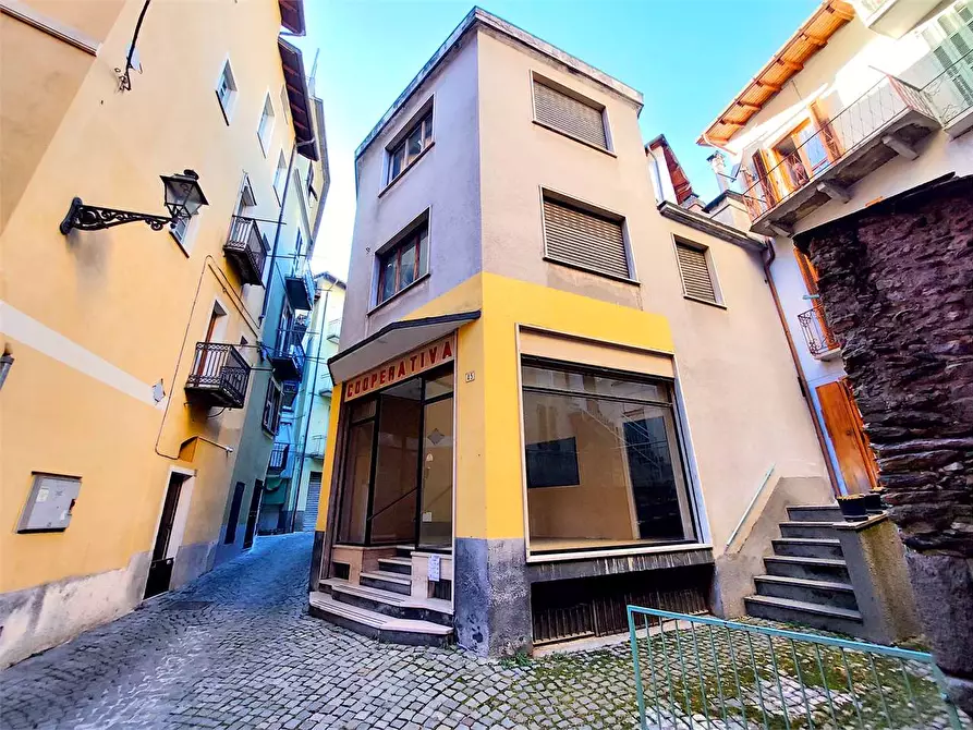 Immagine 1 di Stabile in vendita  in Via Bassi 45 a Ormea