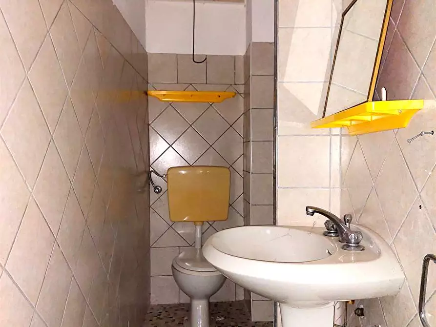 Immagine 13 di Stabile in vendita  in Via Bassi 45 a Ormea