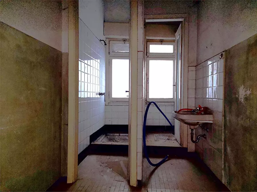 Immagine 15 di Stabile in vendita  in Via Bassi 45 a Ormea