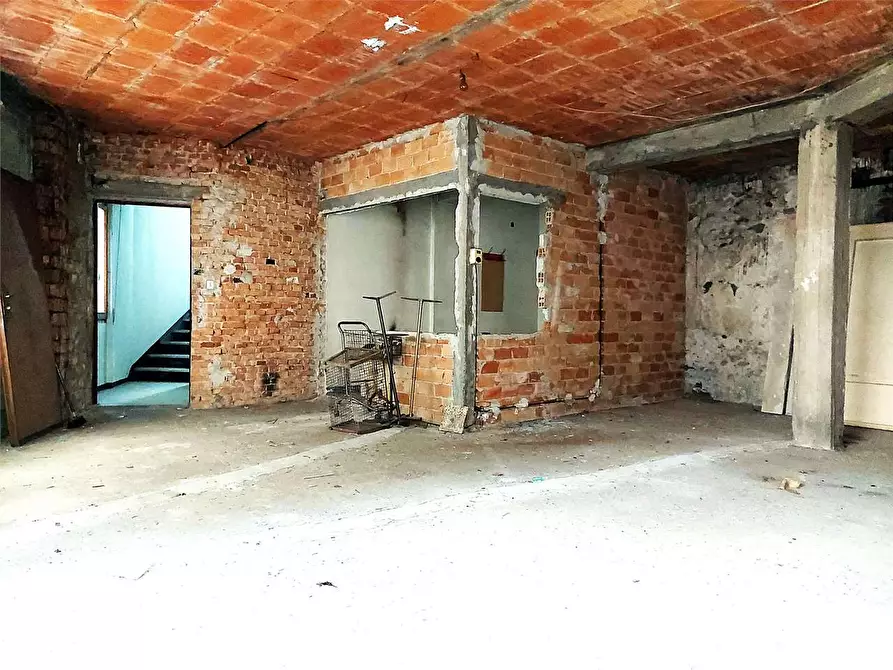 Immagine 20 di Stabile in vendita  in Via Bassi 45 a Ormea