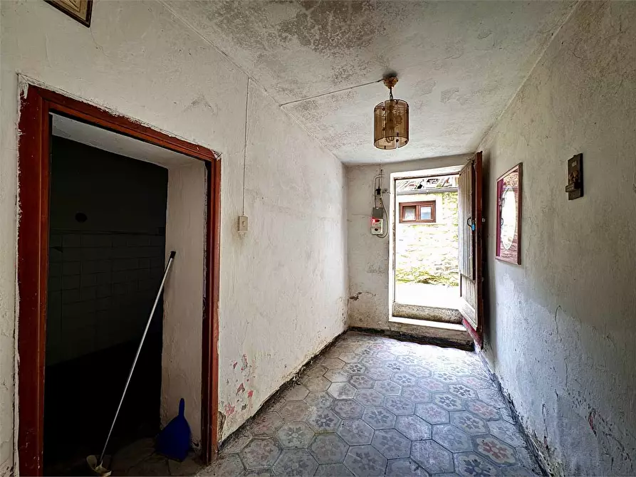 Immagine 2 di Casa indipendente in vendita  in Vico Vigna a Ranzo