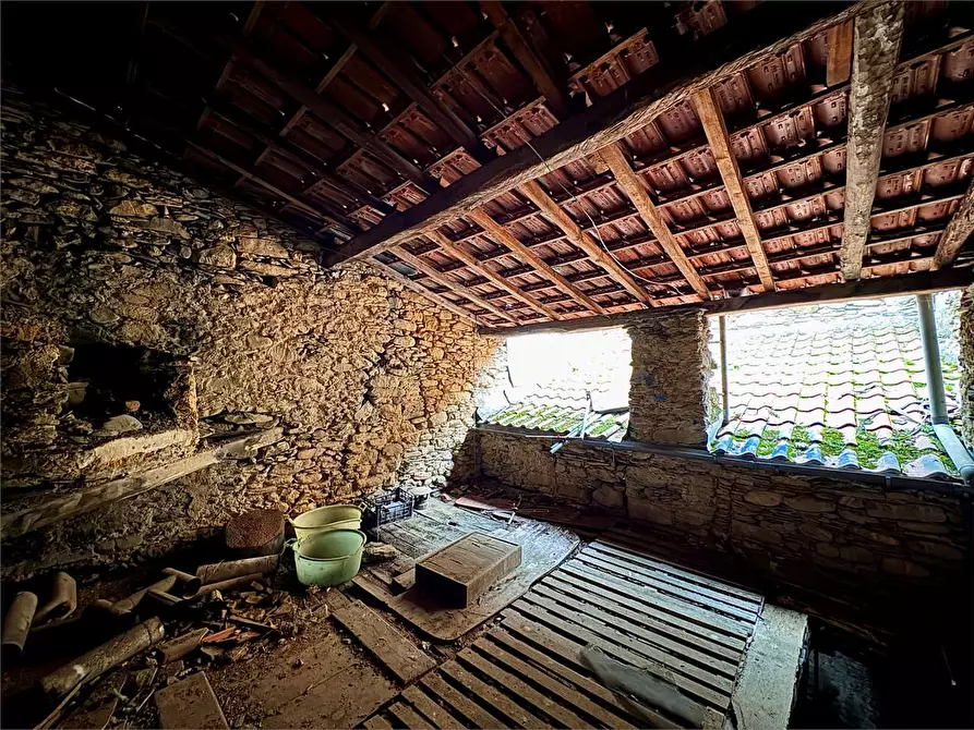 Immagine 1 di Casa indipendente in vendita  in Vico Vigna a Ranzo