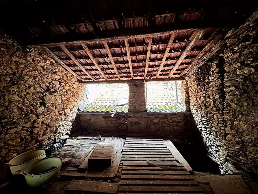 Immagine 2 di Casa indipendente in vendita  in Vico Vigna a Ranzo