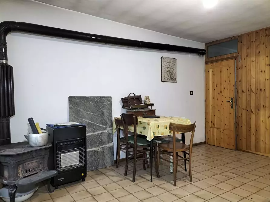 Immagine 2 di Stabile in vendita  in Via Vittorio Emanuele  90 a Garessio