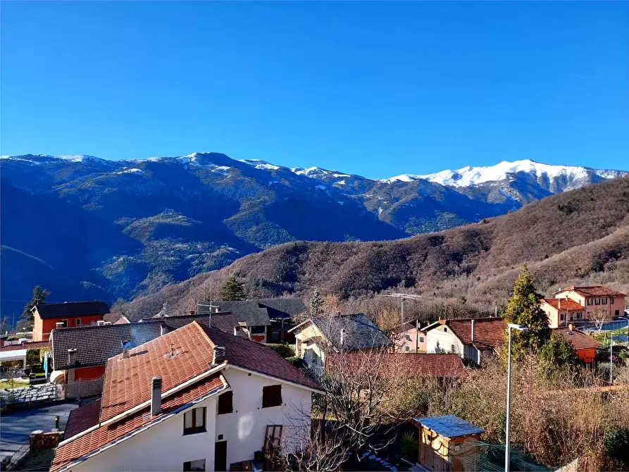 Immagine 31 di Porzione di villa in vendita  in Via Rosso 31 a Pornassio