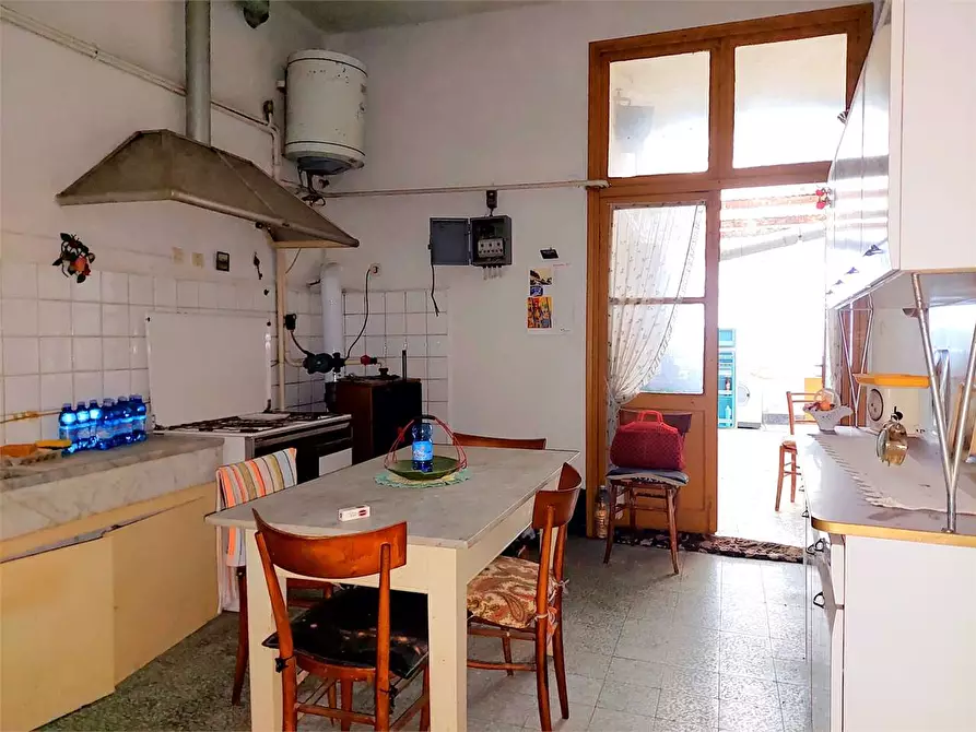 Immagine 11 di Stabile in vendita  in Via Umberto 1 31 a Ranzo