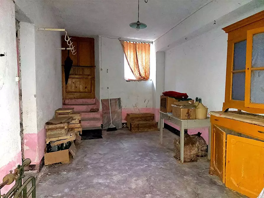 Immagine 49 di Stabile in vendita  in Via Umberto 1 31 a Ranzo