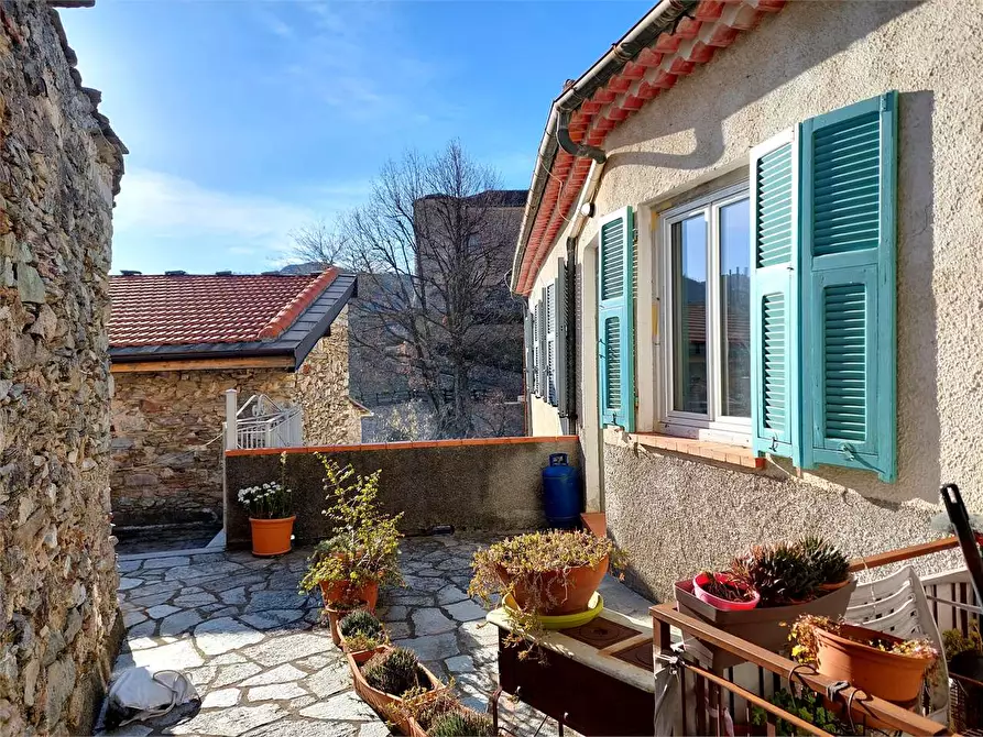 Immagine 2 di Appartamento in vendita  in Via Castello 3a a Alto