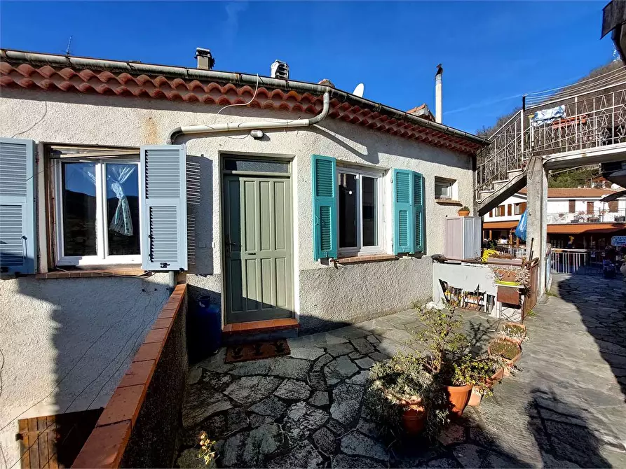 Immagine 5 di Appartamento in vendita  in Via Castello 3a a Alto