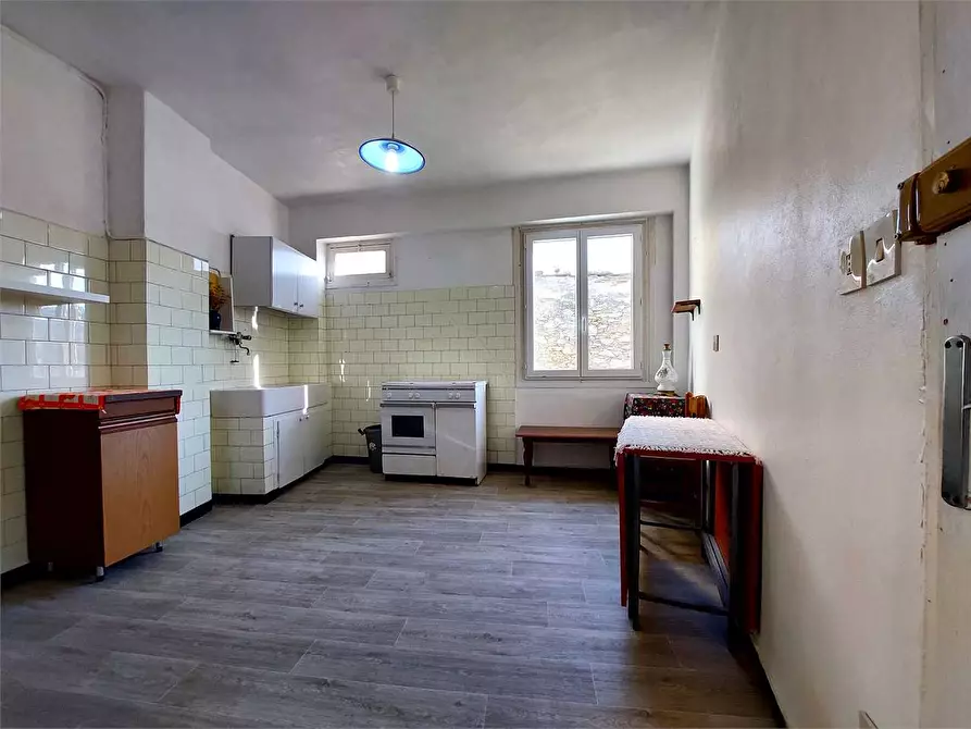 Immagine 17 di Appartamento in vendita  in Via Castello 3a a Alto