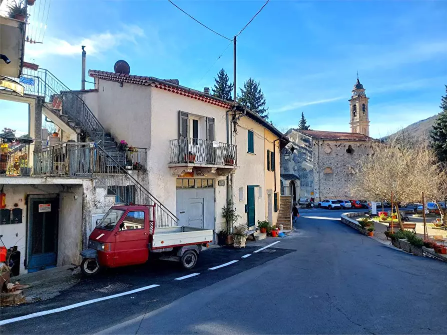 Immagine 24 di Appartamento in vendita  in Via Castello 3a a Alto