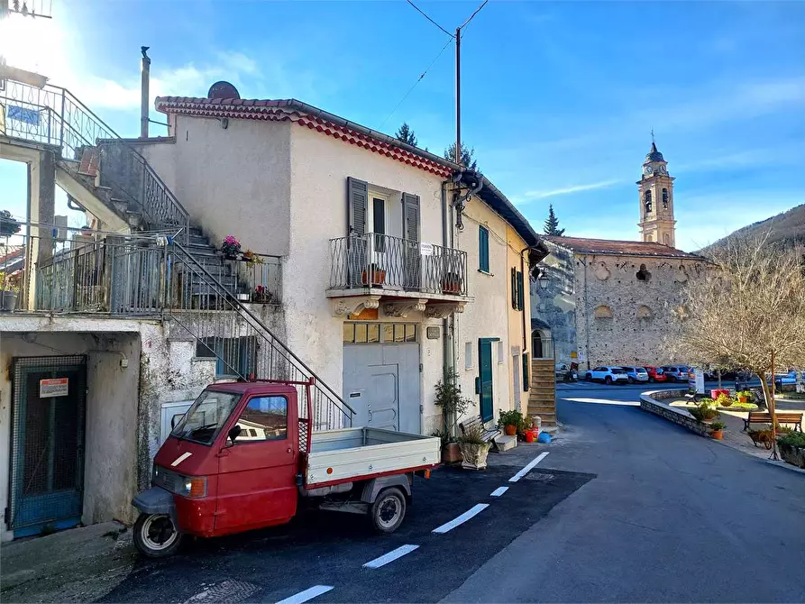 Immagine 23 di Appartamento in vendita  in Via Castello 3a a Alto