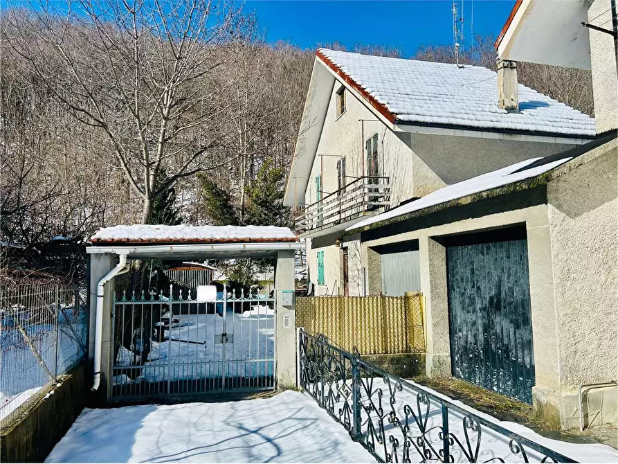 Immagine 1 di Casa indipendente in vendita  in Via Garibaldi  76 a Garessio
