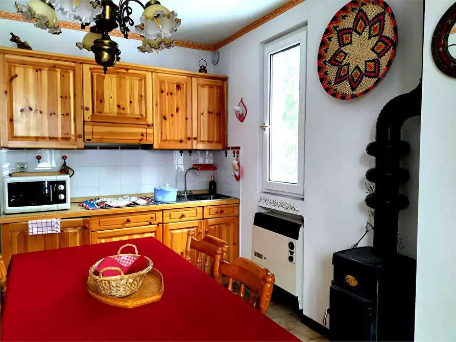 Immagine 3 di Appartamento in vendita  in Via Della Chiesa a Mendatica