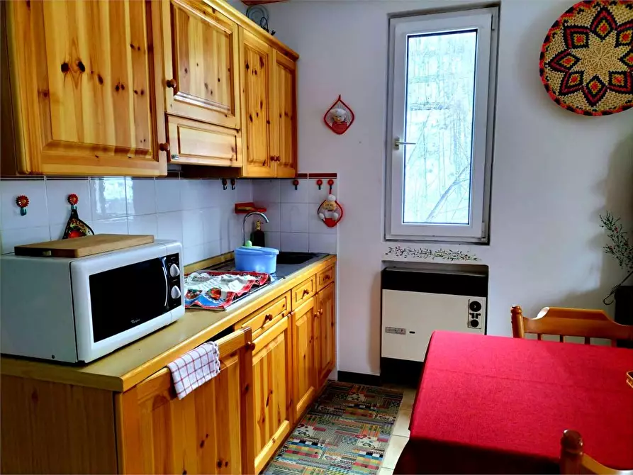 Immagine 2 di Appartamento in vendita  in Via Della Chiesa a Mendatica