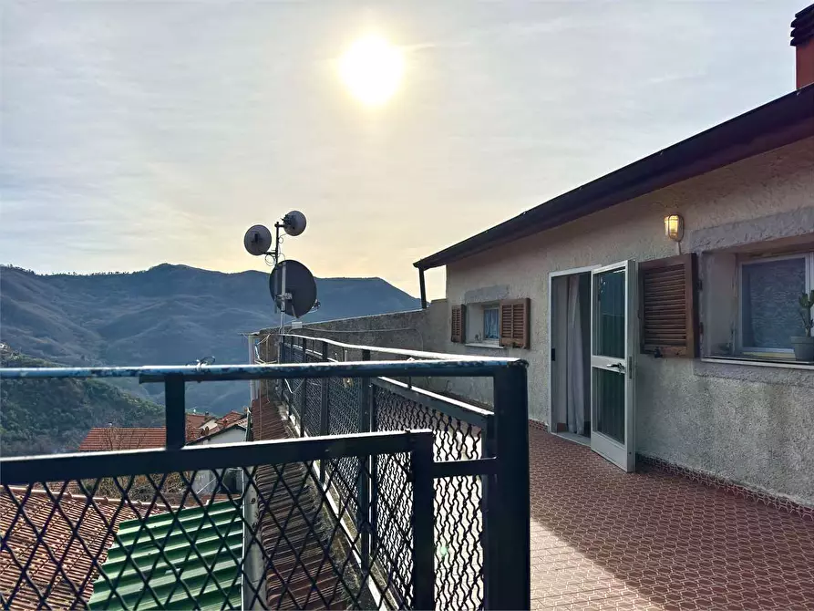 Immagine 2 di Casa indipendente in vendita  in Piazza Del Popolo 4 a Cesio