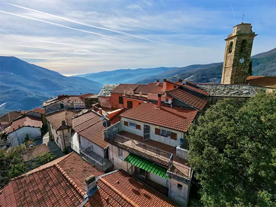 Immagine 1 di Casa indipendente in vendita  in Piazza Del Popolo 4 a Cesio