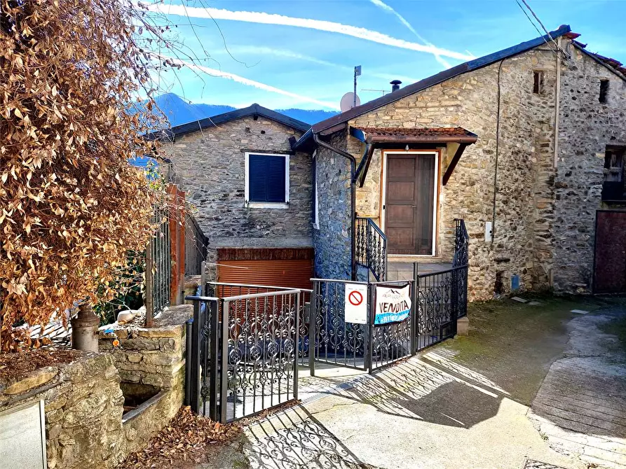 Immagine 4 di Casa indipendente in vendita  in Salita Alle Case Soprane 9 a Pieve Di Teco