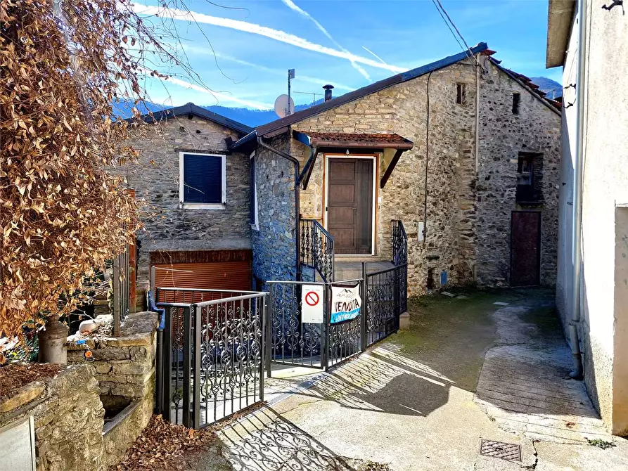 Immagine 39 di Casa indipendente in vendita  in Salita Alle Case Soprane 9 a Pieve Di Teco