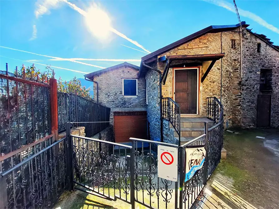 Immagine 2 di Casa indipendente in vendita  in Salita Alle Case Soprane 9 a Pieve Di Teco