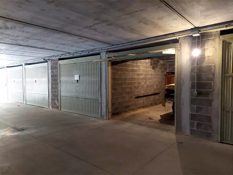 Immagine 1 di Garage in vendita  in Via Orti a Ormea