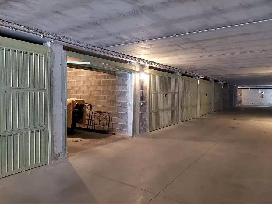 Immagine 2 di Garage in vendita  in Via Orti a Ormea