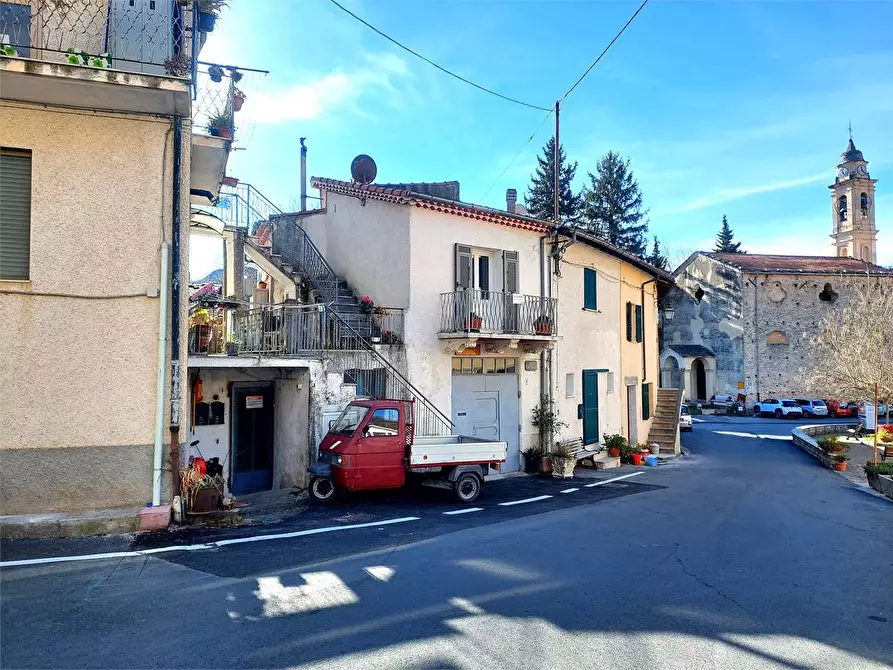 Immagine 17 di Appartamento in vendita  in Via Castello 3a a Alto