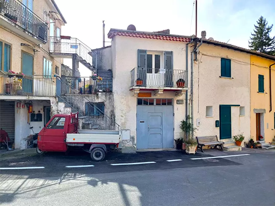 Immagine 2 di Appartamento in vendita  in Via Castello 3a a Alto