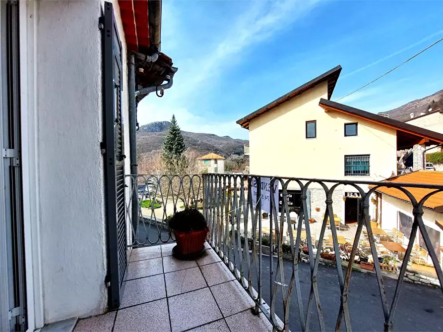 Immagine 21 di Appartamento in vendita  in Via Castello 3a a Alto