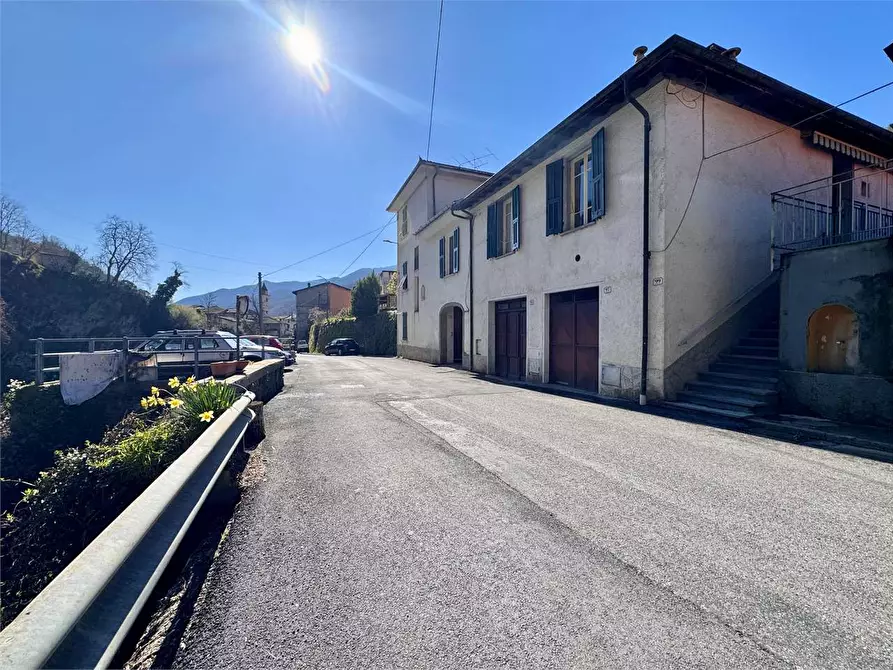 Immagine 4 di Appartamento in vendita  in Strada Provinciale 3 83 a Pornassio