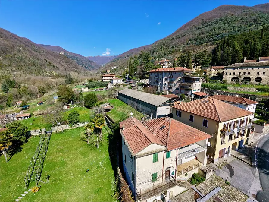 Immagine 5 di Casa indipendente in vendita  in Piazza Borrelli 10-11 a Pieve Di Teco