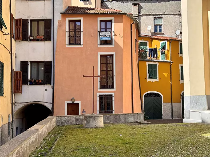 Immagine 1 di Casa indipendente in vendita  in Vico Limbo 1 a Pieve Di Teco