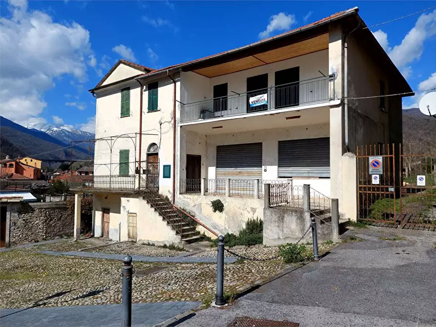 Immagine 35 di Casa indipendente in vendita  in Piazza Borrelli 10-11 a Pieve Di Teco