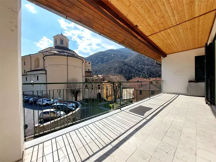 Immagine 3 di Casa indipendente in vendita  in Piazza Borrelli 10-11 a Pieve Di Teco