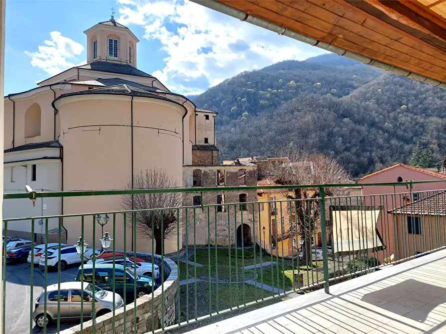 Immagine 2 di Casa indipendente in vendita  in Piazza Borrelli 10-11 a Pieve Di Teco