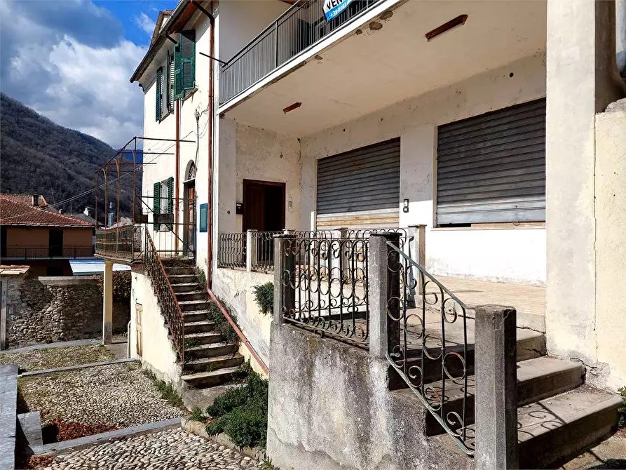 Immagine 8 di Casa indipendente in vendita  in Piazza Borrelli 10-11 a Pieve Di Teco