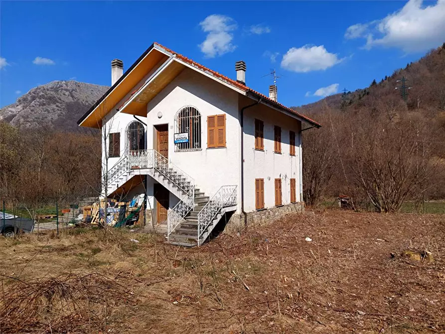 Immagine 1 di Casa indipendente in vendita  in Via Nazionale 116 a Pornassio