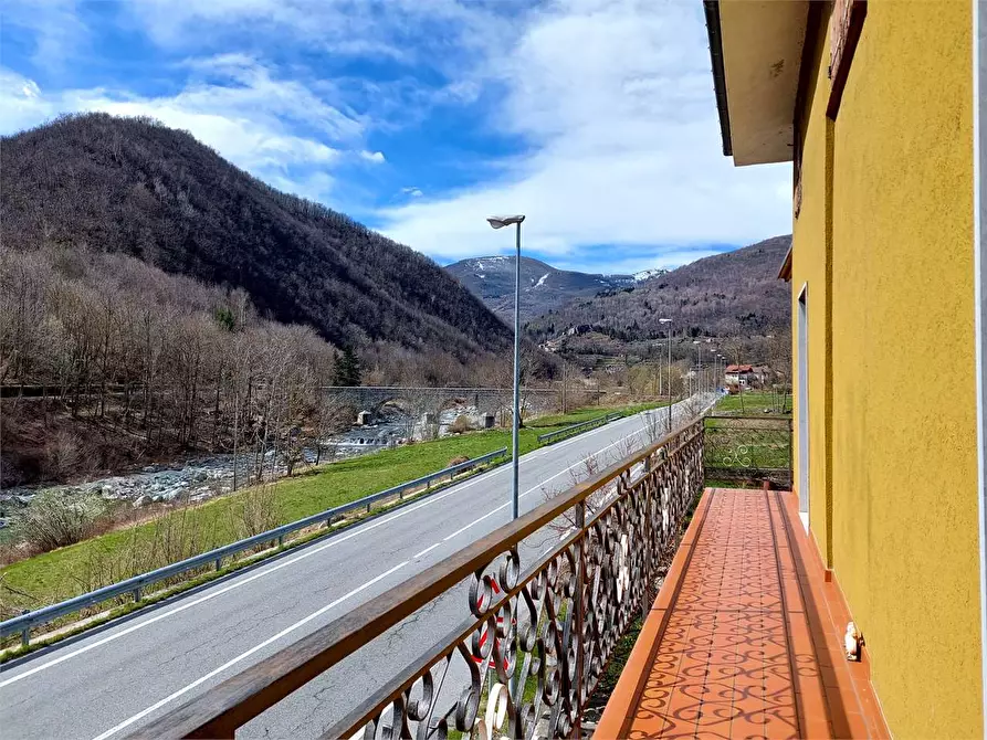 Immagine 8 di Appartamento in vendita  in Viale Piaggio a Ormea