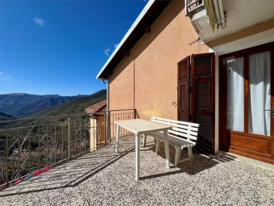 Immagine 25 di Casa indipendente in vendita  in Via Enrico Toti 10 a Armo