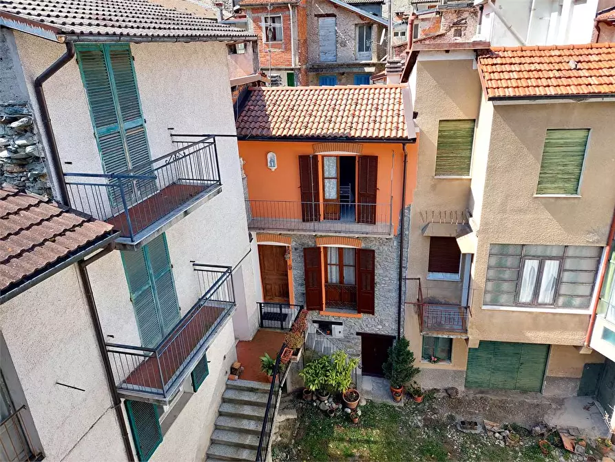 Immagine 1 di Casa indipendente in vendita  in Via Pelazza  38-40 a Ormea