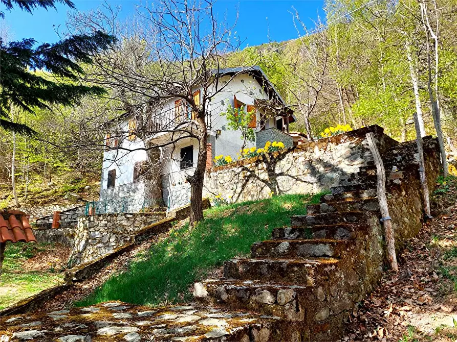 Immagine 2 di Casa indipendente in vendita  in Frazione Aimoni  a Ormea