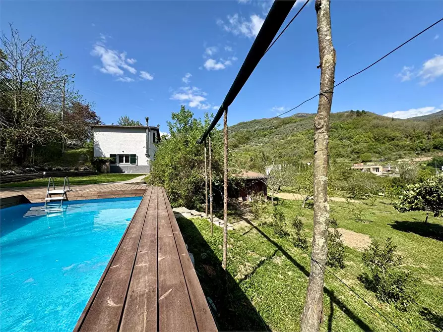 Immagine 3 di Villa in vendita  in Regione Prati Rossi 1 a Vessalico