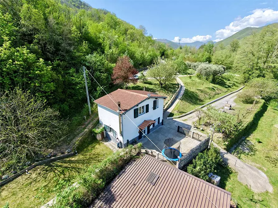 Immagine 11 di Villa in vendita  in Regione Prati Rossi 1 a Vessalico