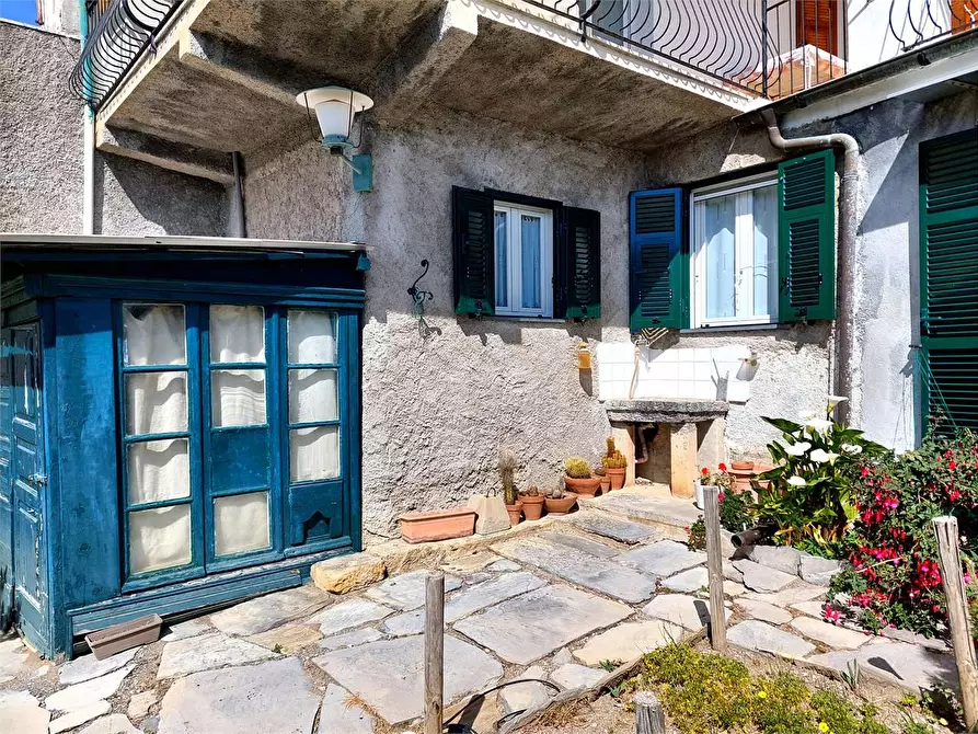 Immagine 52 di Maisonette in vendita  in Via Buenos Aires 3 a Rezzo