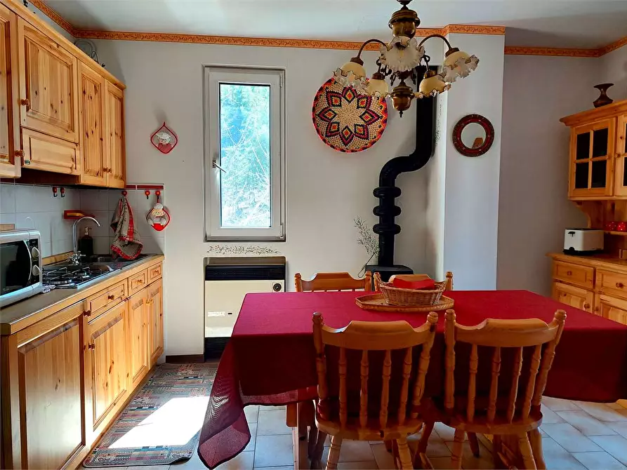 Immagine 3 di Appartamento in vendita  in Via Della Chiesa a Mendatica