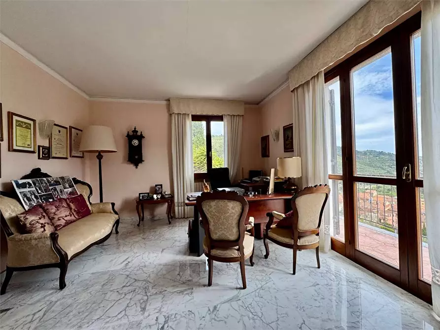 Immagine 39 di Villa in vendita  in Via Silvio Del Becchi a Pontedassio