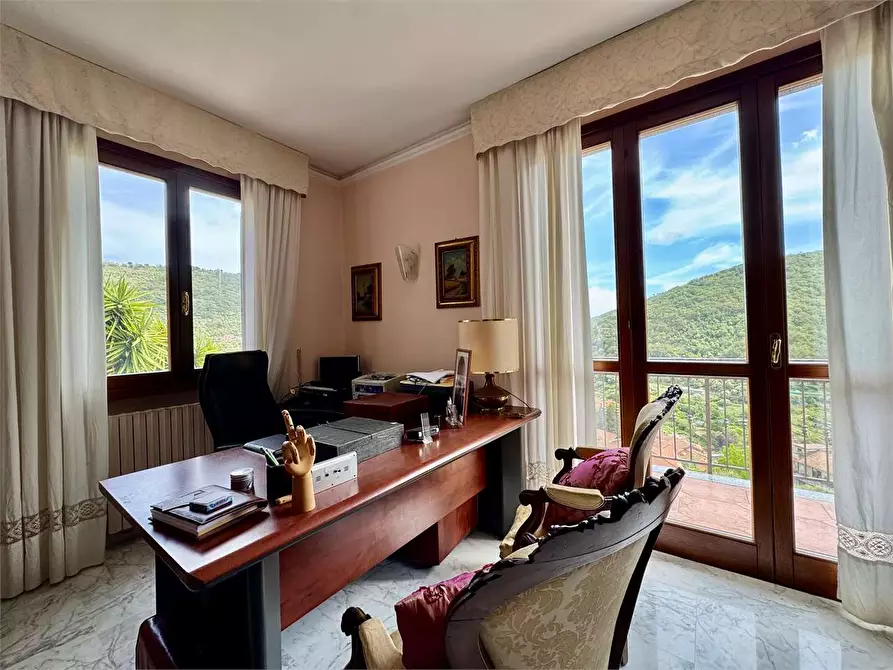 Immagine 40 di Villa in vendita  in Via Silvio Del Becchi a Pontedassio