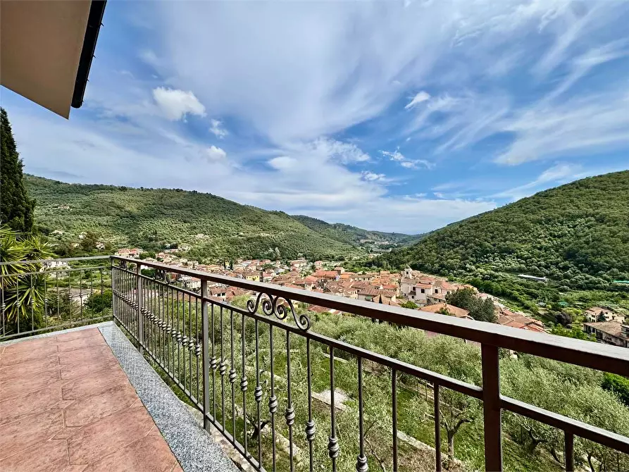 Immagine 41 di Villa in vendita  in Via Silvio Del Becchi a Pontedassio