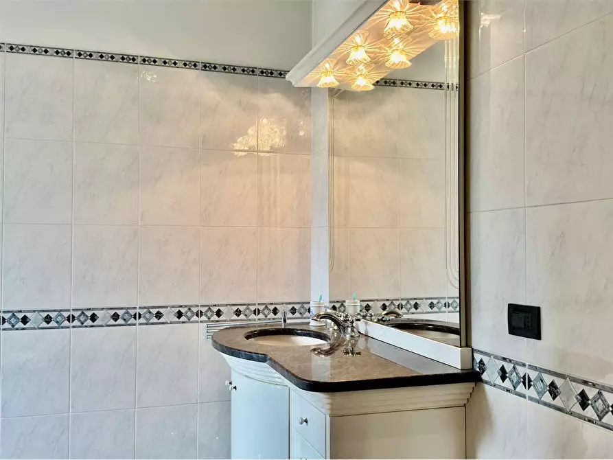 Immagine 55 di Villa in vendita  in Via Silvio Del Becchi a Pontedassio